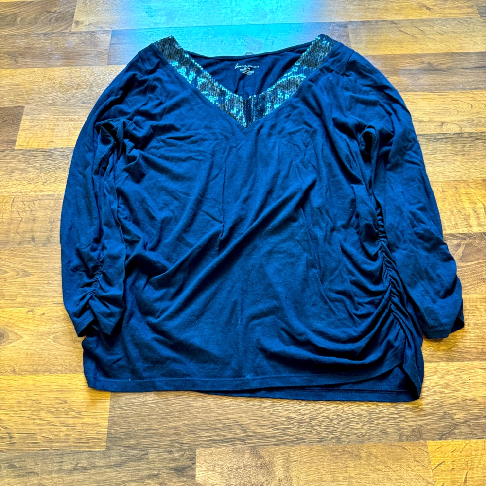 Lane Bryant Navy Long Sleeve T-shirt 14/16 Sequin Embellished V-Neck Ruching